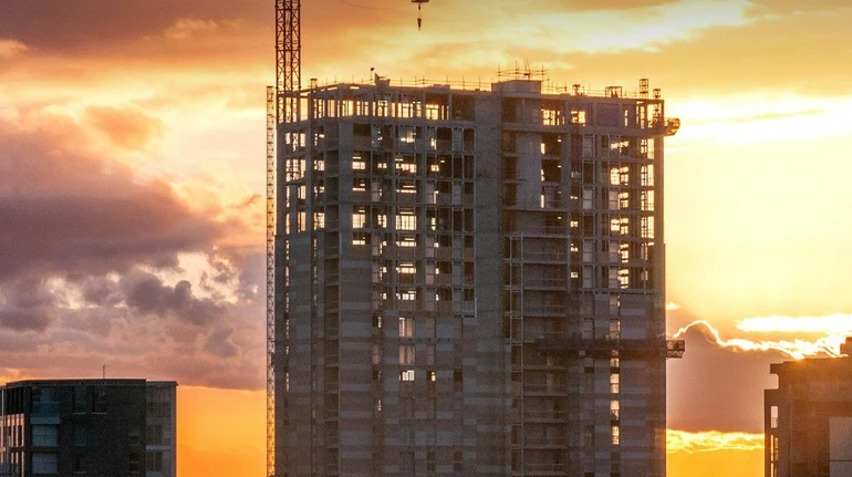 Будівництво без сплати податків: БЕБ вручило підозру ексдиректору компанії