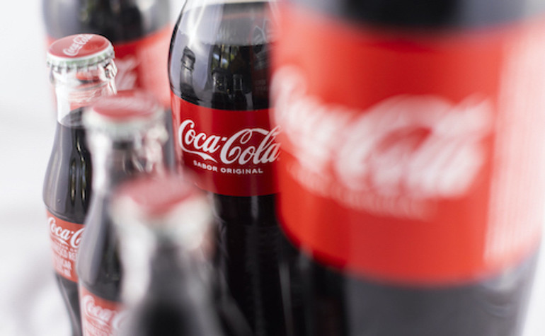 Coca-Cola йде з РФ: зупиняє виробництво і продажі в Росії