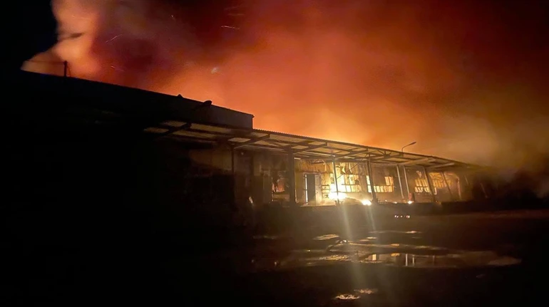 Склад серьезно поврежден: россияне атаковали производителя снеков Flint, Сан Саныч, Big Bob