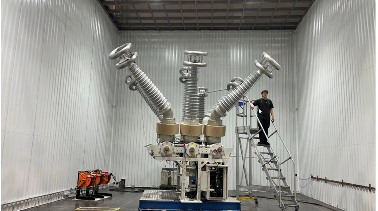 До конца года Запорожью передадут две мобильные электроподстанции