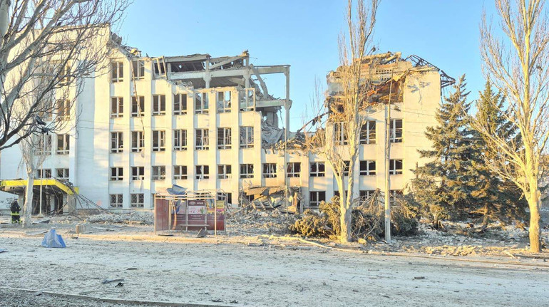 Враг атаковал здание главпочтамта Укрпочты в Краматорске