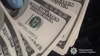 В Одесі викрили канал постачання та збуту фальшивих доларів: організаторам загрожує до 10 років арешту