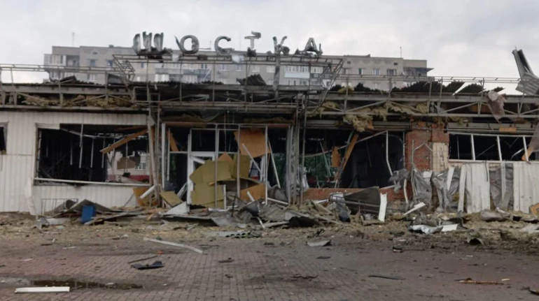 Россияне уничтожили вокзал в городе Шостка в Сумской области