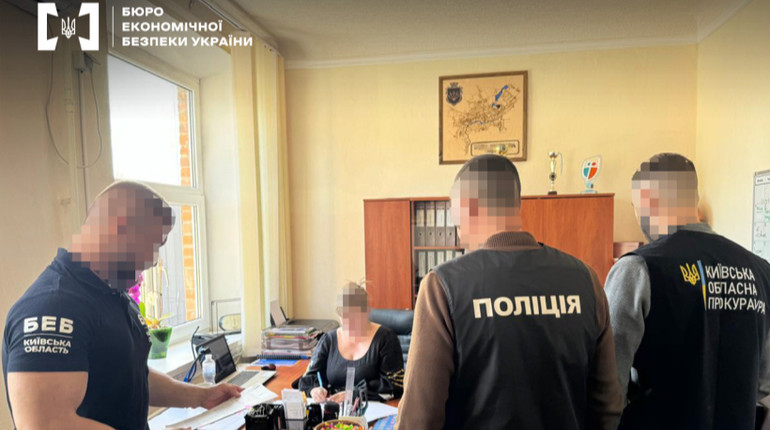 На Киевщине директоров учебных заведений подозревают в растрате 10 миллионов при закупке укрытий
