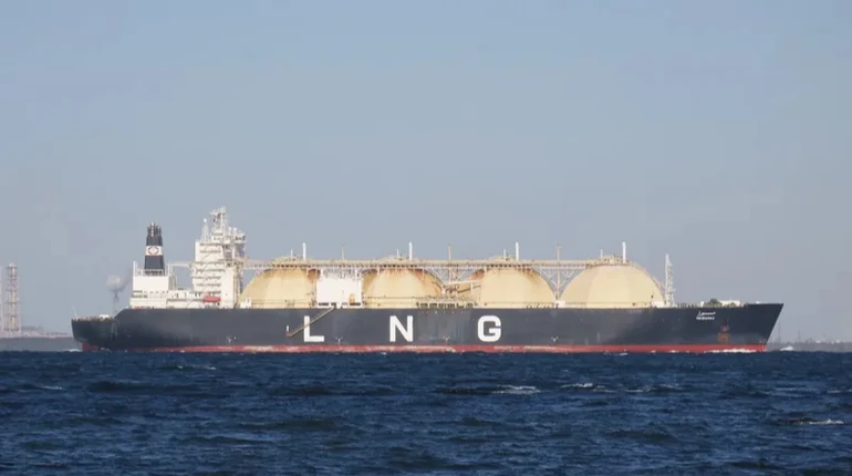 Перший газовоз проскочив через Ормуз – ЗМІ