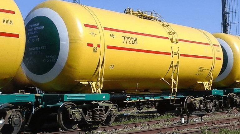 Експорт олії переорієнтовується з портів на західний кордон – ЗМІ