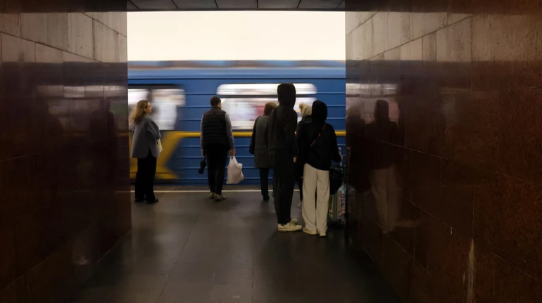 В киевском метро тоннель между станциями Тараса Шевченко и Почайна отремонтируют за почти 2 миллиарда