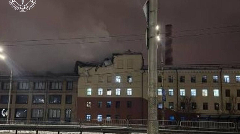 Россияне атаковали кондитерскую фабрики Roshen в Киеве: есть погибшая и раненые