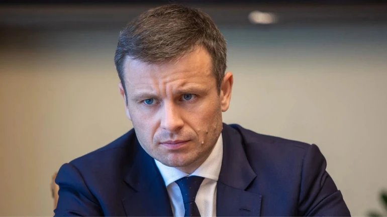 Мінфін обмежує видатки: під ризиком соцвиплати, не виключається варіант друку грошей