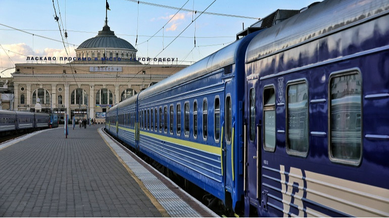 Укрзалізниця повідомляє про точкові знеструмлення
