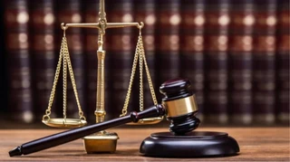 У Києві прокуратура вимагає знести самочинно зведені будівлі на Подолі