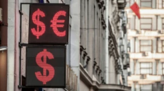 Банки почали продавати євро за рекордною ціною в історії