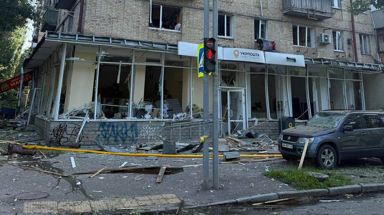 В результате вражеской атаки Укрпочта потеряла два отделения в Киеве