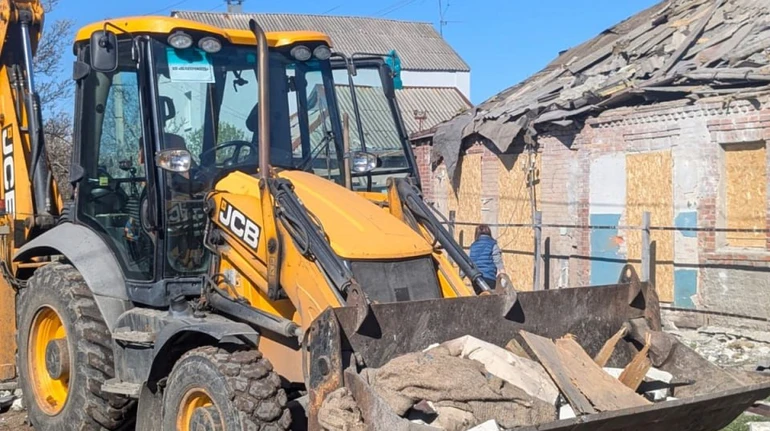 В Харькове из-за атаки РФ были повреждены линия электропередач и жилые дома