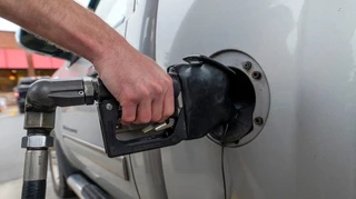 На фоне войны в Иране США ослабят требования к бензину на фоне войны в Иране