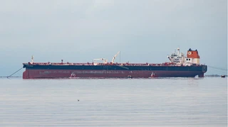 Від Ормузу почали розвертатися газові танкери після сигналу з Ірану