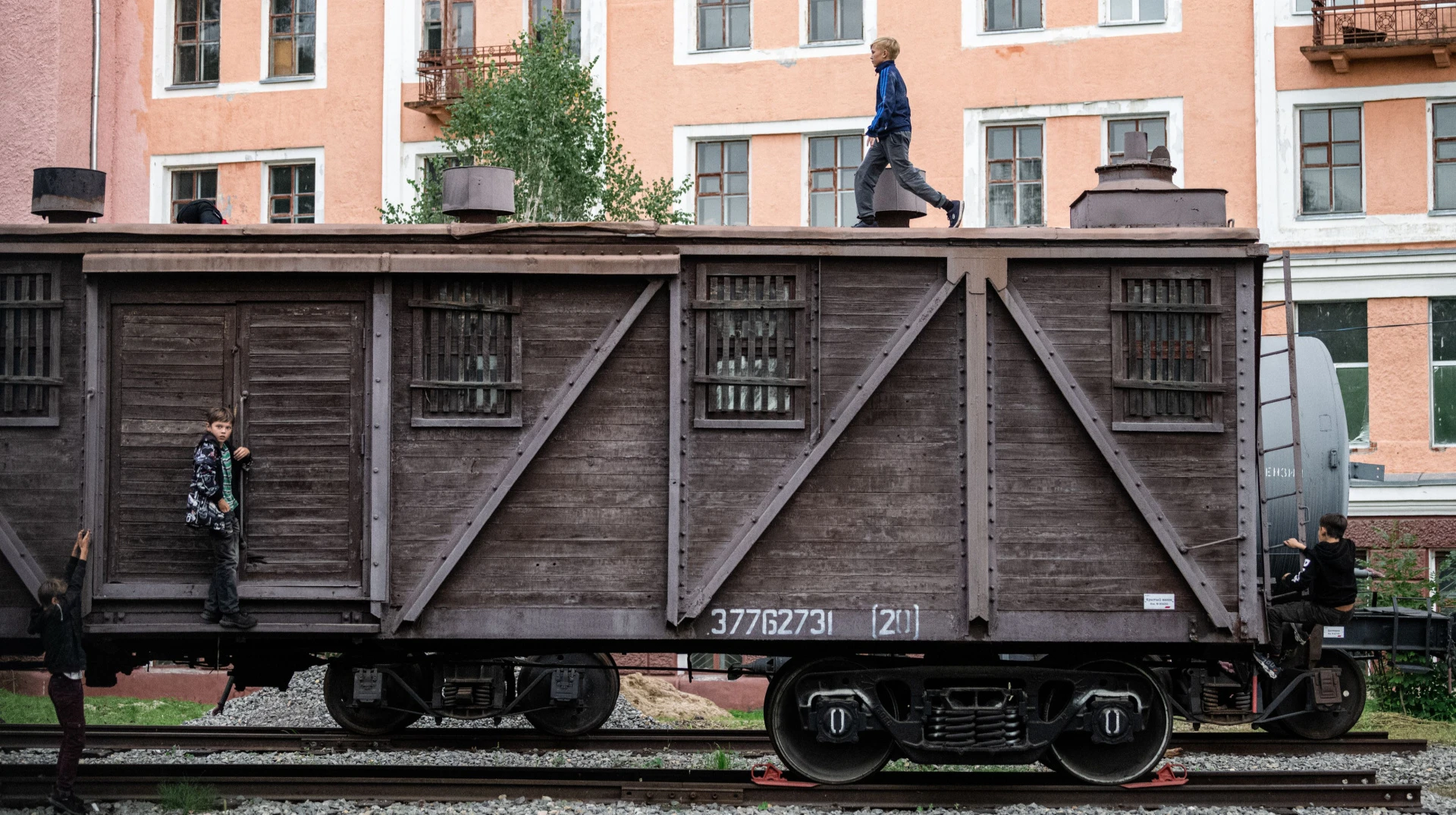 Санкції видно по вагонах: що з економікою РФ у графіках