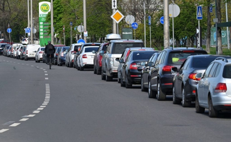 Уряд підвищив граничну ціну на бензин та зменшив на дизпальне