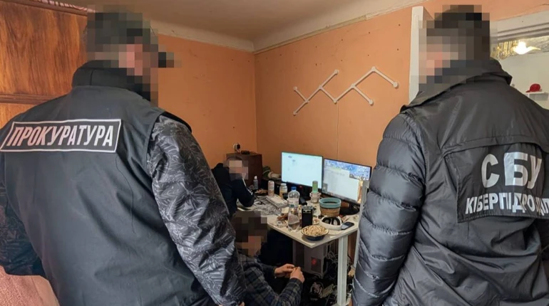 На Львівщині викрили хакерів, які зламували ігрові акаунти Roblox