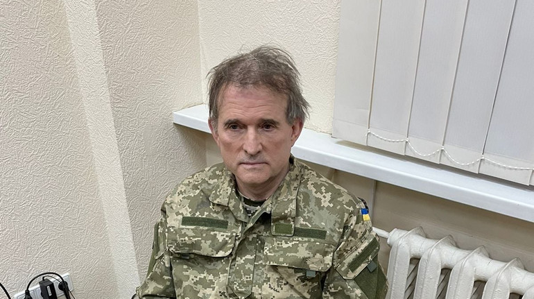 Медведчук у РФ, але його судитимуть: стартує розгляд справи про трубу