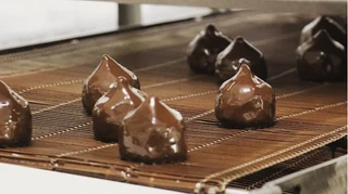 Бренд солодощів з України роками платив жінці, яка очолила фабрику в ДНР – Bihus.info