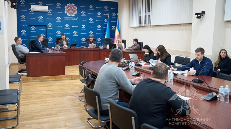 АМКУ оштрафовал две компании за сговор во время торгов Минобороны