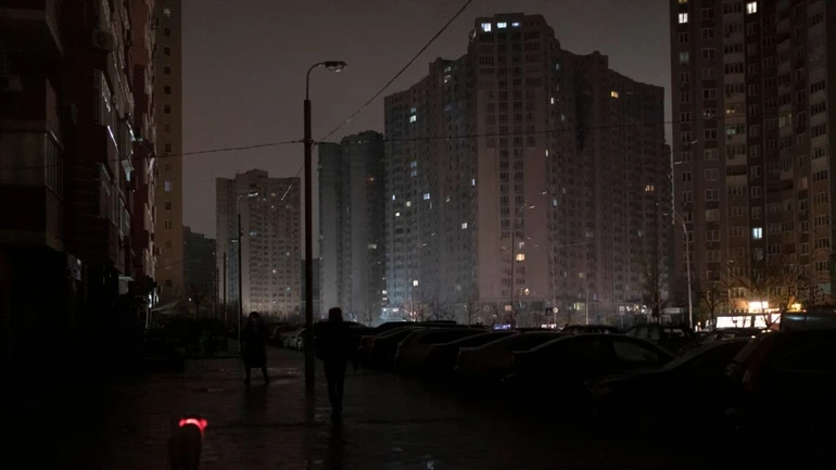 На правом берегу Киева восстанавливают электроснабжение и водоснабжение