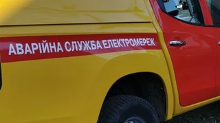 На Харківщині росіяни поцілили у автомобіль енергетиків, є поранені