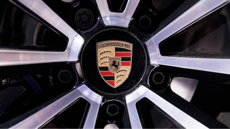 Porsche втратила третину прибутку в 2024 році: причини
