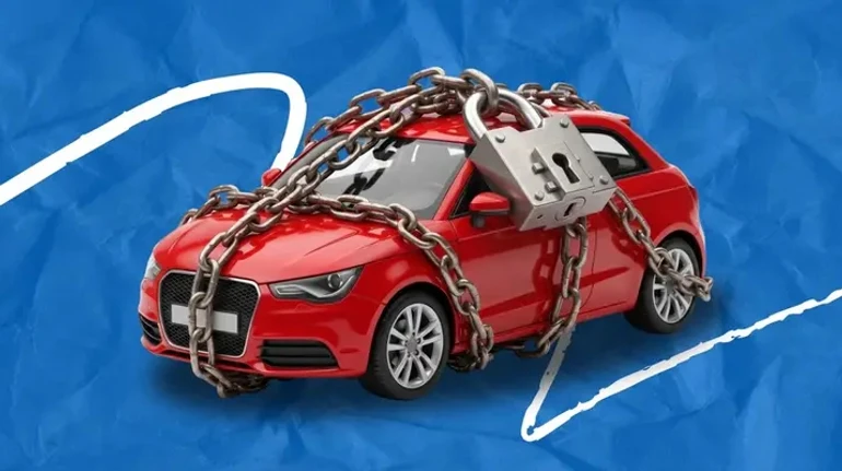 Необоснованные активы: суд наложил арест на дорогое авто одесского полицейского