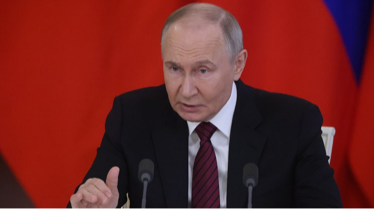 Путин поручил российской экономике расти