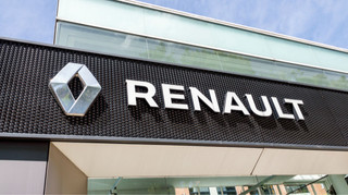 Акции Renault упали на 17% после назначения временного гендиректора
