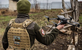 Воювали б зараз за Дніпро, а не за Бахмут. Як весільні дрони допомагають Силам оборони