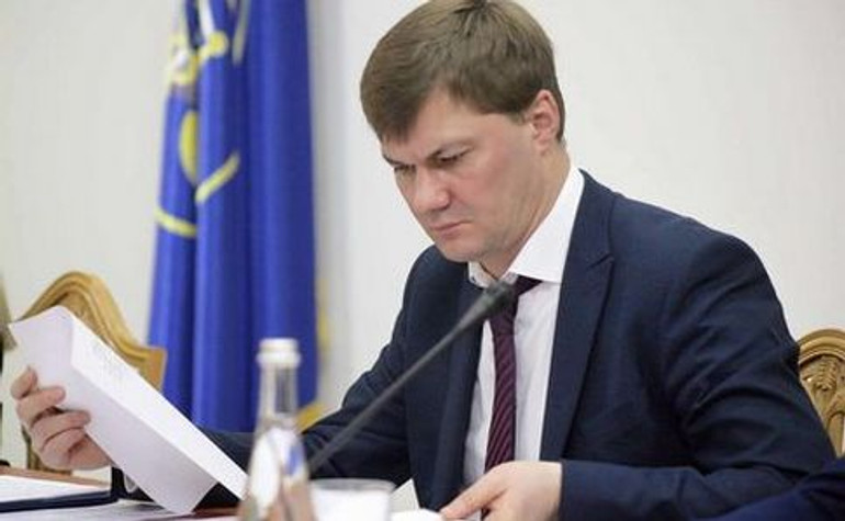 Керівник ДФС після вказівки Зеленського написав заяву про звільнення