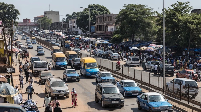 Водії громадського транспорту Гвінеї-Бісау масово страйкують через ціни на пальне