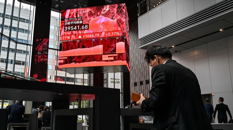 Японський індекс Nikkei закінчує рекордний 2024 рік з майже 20% зростанням