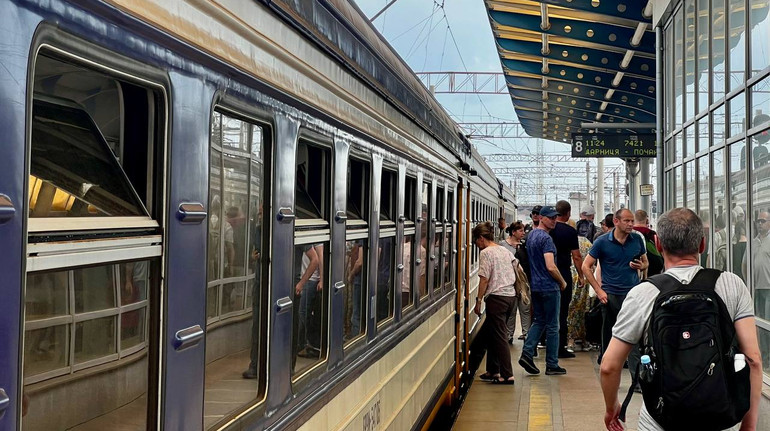 Київська електричка відновила рух по всьому кільцю