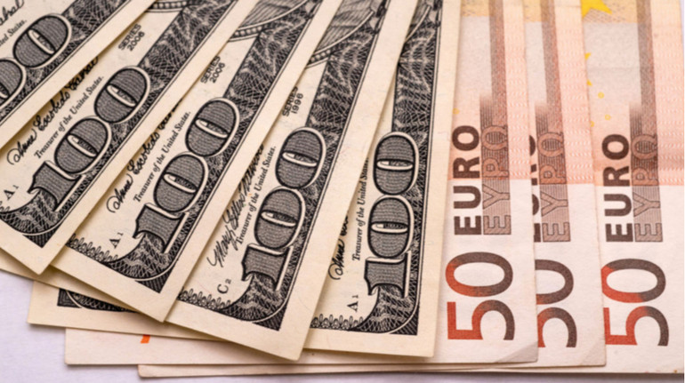 Курс валют на 5 листопада у банках України: скільки коштує долар і євро