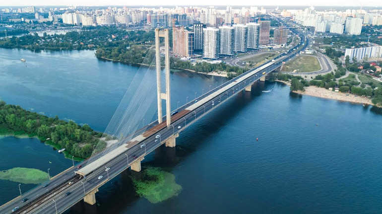 В Киеве на месяц перекроют движение по Южному мосту в связи с ремонтом