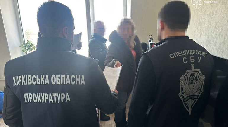 10% відкату: чиновницю підозрюють в отриманні хабаря за ремонт будинків у Харкові