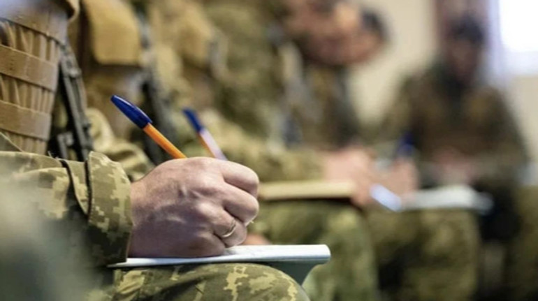 Рада посилила трудові права військових