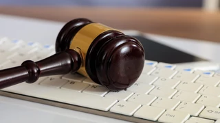Ощадбанк виставив на продаж борг власника Укртелекому