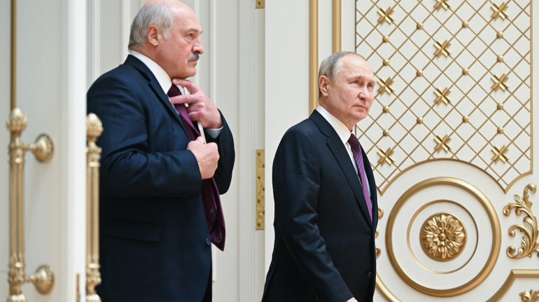 Беларусь попросила денег у России на латание дыры в бюджете
