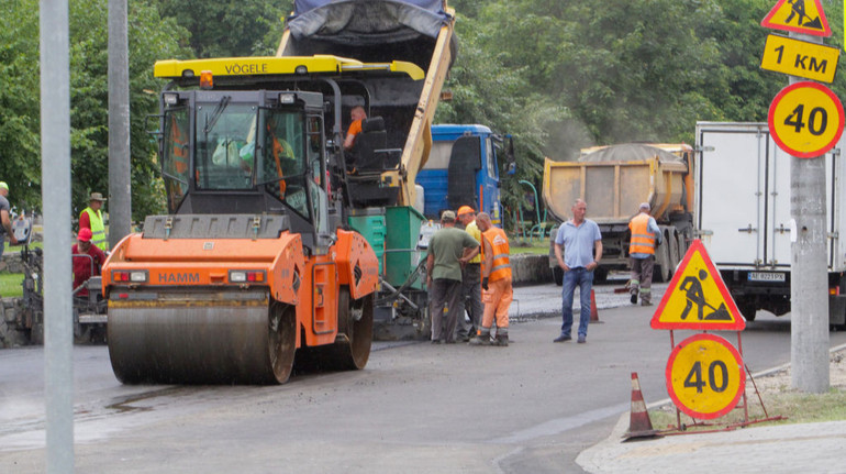 В Україні відремонтують 3,5 мільйона квадратних метрів дорожнього покриття