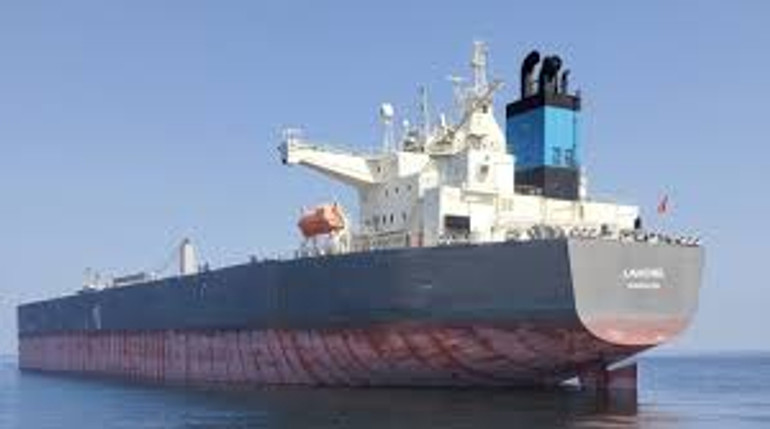 Танкер з неіранською нафтою зумів пройти через протоку Ормуз – ЗМІ