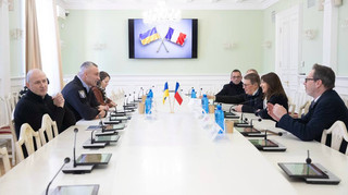 Париж передає Києву генератори