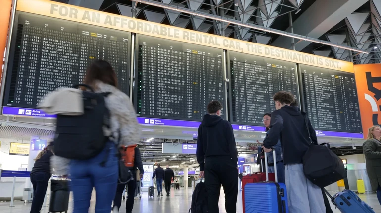Через брак палива авіакомпанії скасовують десятки тисяч рейсів – ЗМІ