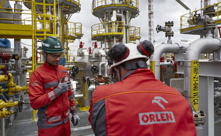 Польська Orlen продовжує використовувати російську нафту, на яку не поширюються санкції