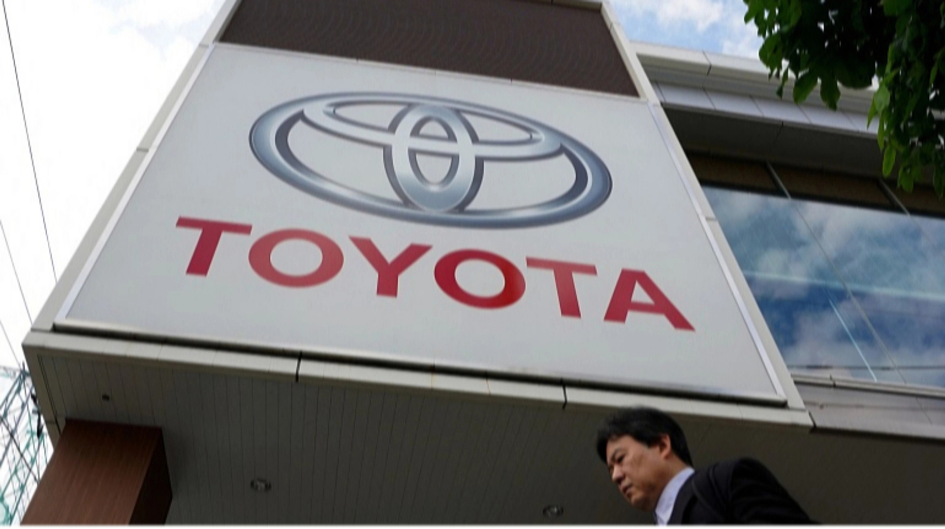 Toyota втратила першість серед компаній Японії