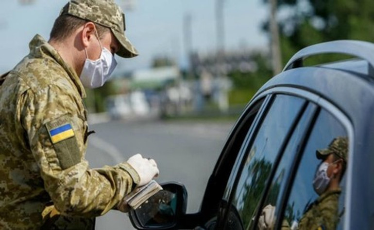 Уряд думає на 30 днів забороняти в’їзд іноземцям з країн червоного списку України